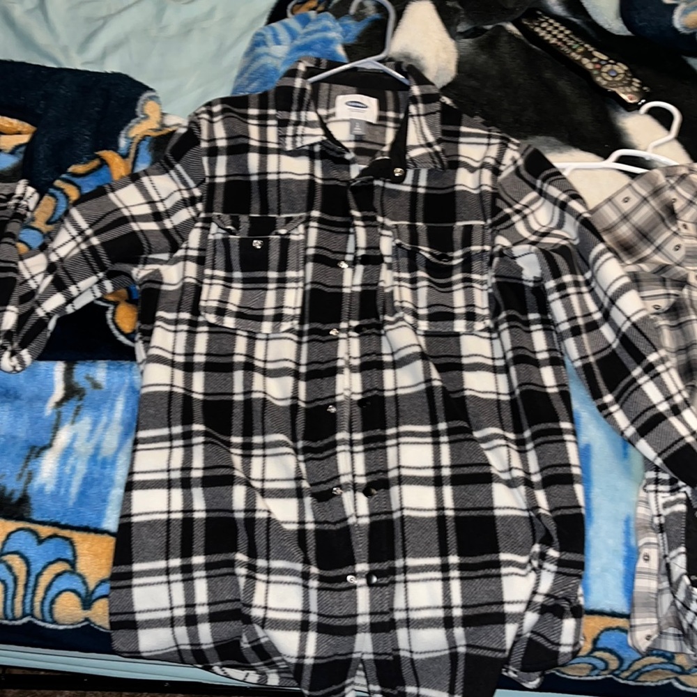 Men’s size large old navy button down shirt